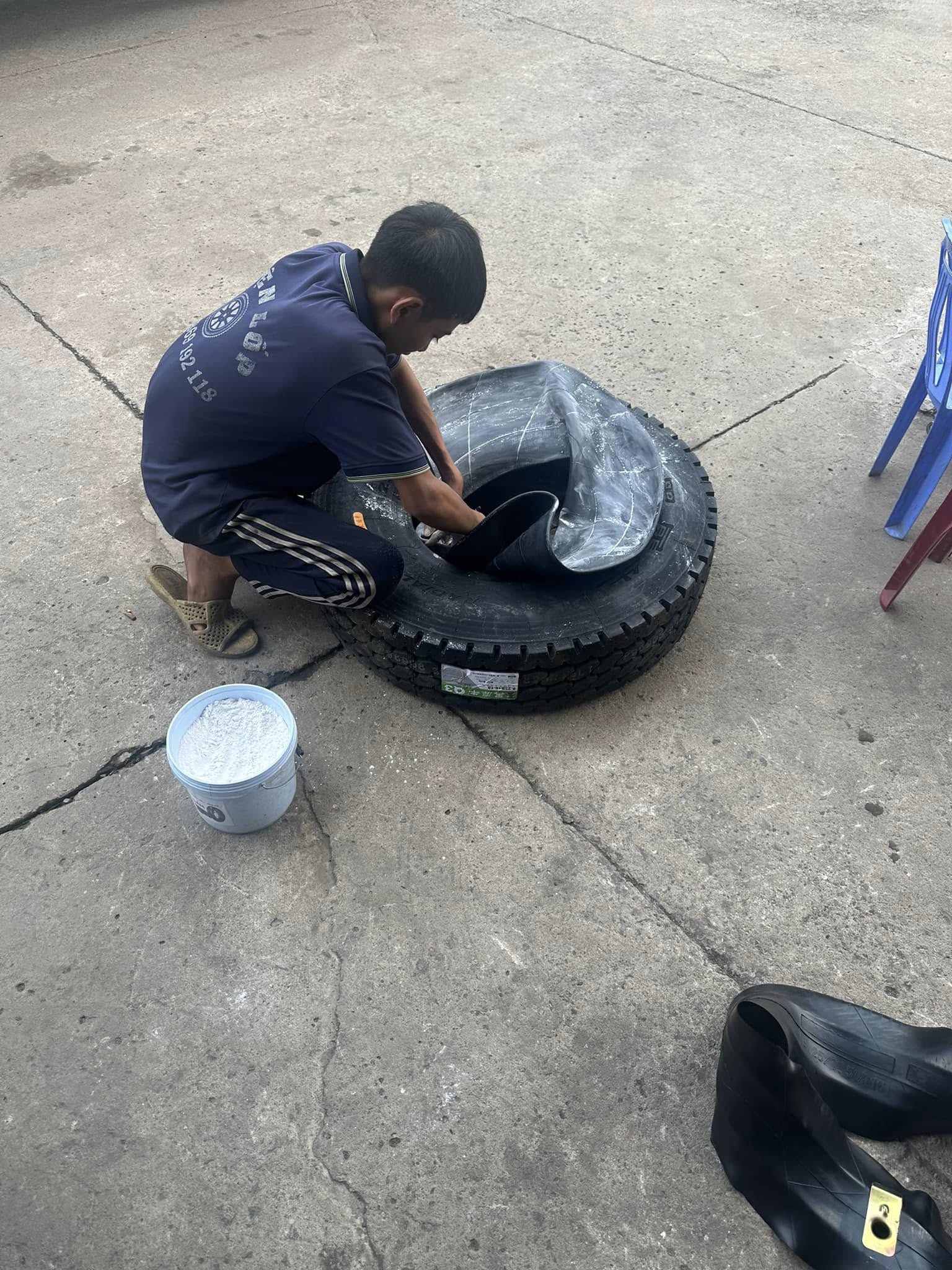 vá lốp tận nơi đồng nai